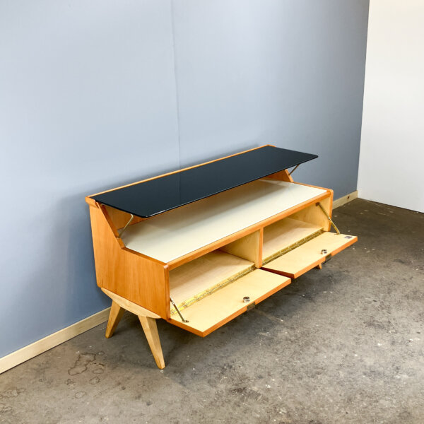 Kleine Kommode Mit Schwarzer Und Weisser Glasplatte Birnbaum 50er Jahre Mid-century Modern Design Style Retro Furniture