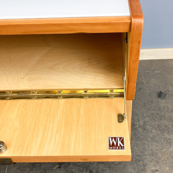 Nachtische Mit Schwarzer Und Weisser Glasplatte Birnbaum 50er Jahre Mid-century Modern Design Style Retro Furniture