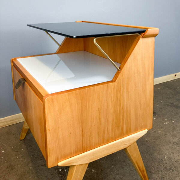 Nachtische Mit Schwarzer Und Weisser Glasplatte Birnbaum 50er Jahre Mid-century Modern Design Style Retro Furniture