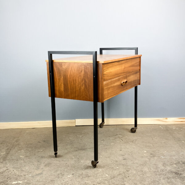Rollbares Naehkaestchen Nussbaum Auf Stahlrohrbeinen 60er Jahre Mid-century Modern Design Style Retro Furniture