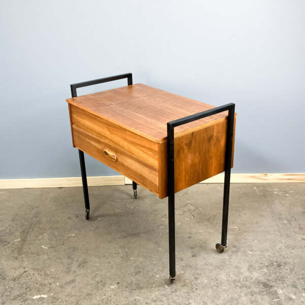Rollbares Naehkaestchen Nussbaum Auf Stahlrohrbeinen 60er Jahre Mid-century Modern Design Style Retro Furniture