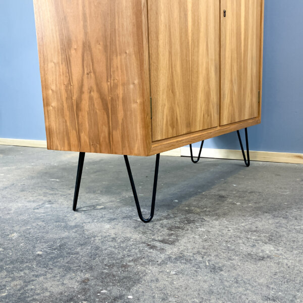Schraenkchen Vonwk Moebel Auf Hairpinlegs Nussbaum 60er Jahre Mid-century Modern Design Style Retro Furniture
