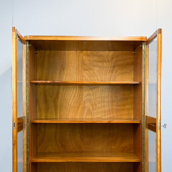 Art Deco Schrank Mit Glastueren Verschiedene Hoelzer 30er Jahre Mid-century Modern Design Style Retro Furniture