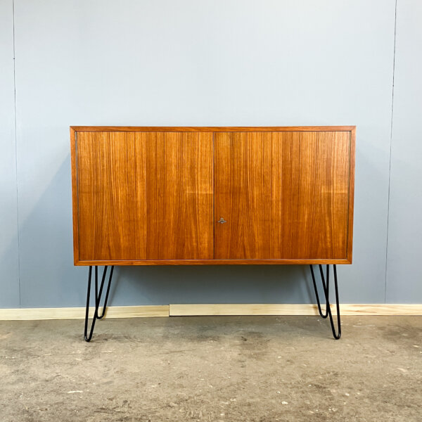 Kleines Sideboard Auf Hairpinlegs Teak 60er Jahre Mid-century Modern Design Style Retro Furniture