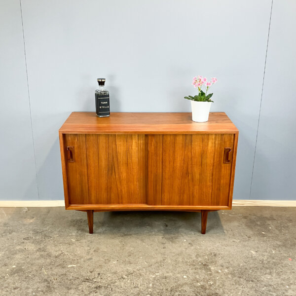Kleines Sideboard Mit Schiebetueren Teak 60er Jahre Mid-century Modern Design Style Retro Furniture