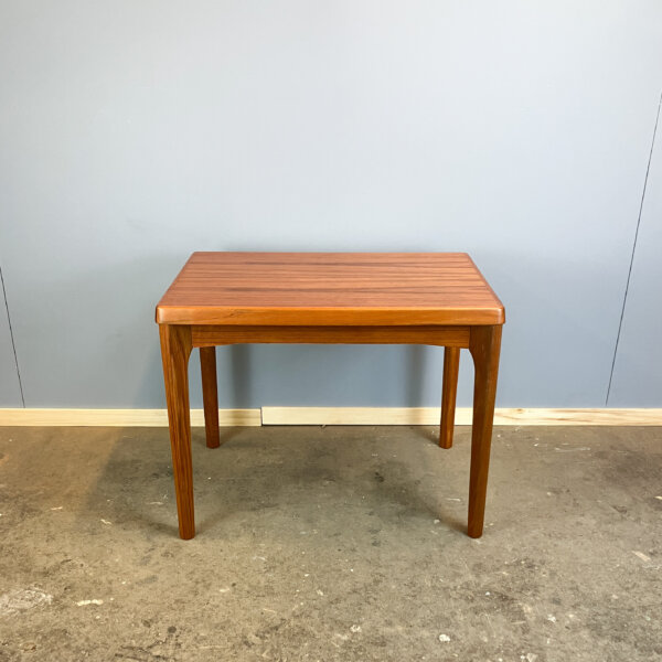 Beistelltisch Von Henning Kjaernulf Fuer Vejle Stole Mobelfabrik Teak 60er Jahre Mid-century Modern Design Style Retro Furniture