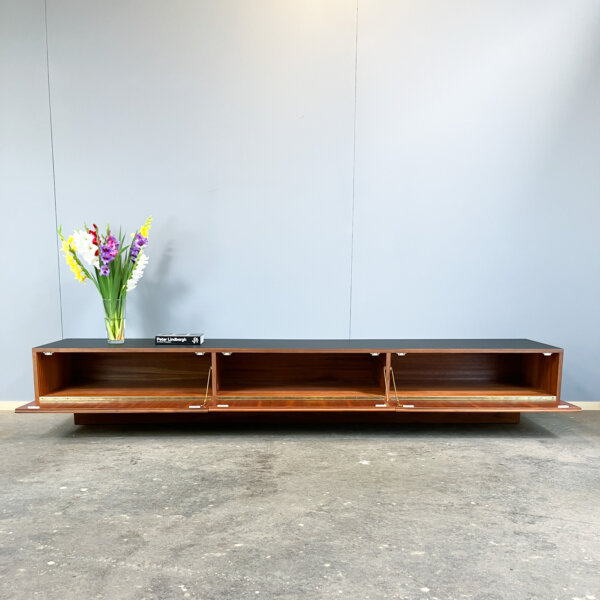 Xxl Lowboard Im Bauhaus Design Teak Und Schwarze Resopalplatte 60er Jahre Mid-century Modern Design Style Retro Furniture