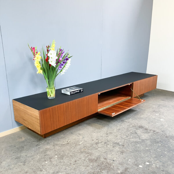 Xxl Lowboard Im Bauhaus Design Teak Und Schwarze Resopalplatte 60er Jahre Mid-century Modern Design Style Retro Furniture