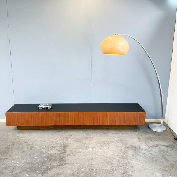 Xxl Lowboard Im Bauhaus Design Teak Und Schwarze Resopalplatte 60er Jahre Mid-century Modern Design Style Retro Furniture