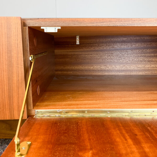 Xxl Lowboard Im Bauhaus Design Teak Und Schwarze Resopalplatte 60er Jahre Mid-century Modern Design Style Retro Furniture