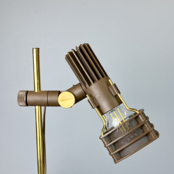 2 Flammige Stehlampe Von Hustadt Leuchten Kunststoffstrahler An Messingstange 70er Jahre Mid-century Modern Design Style Retro Furniture